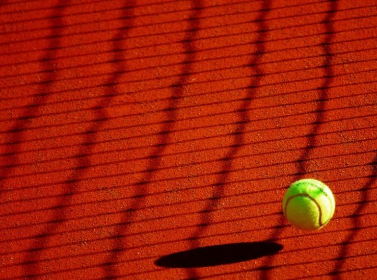 Tenis Lapangan Pengertian Sejarah Lapangan Teknik Dasar Peraturan