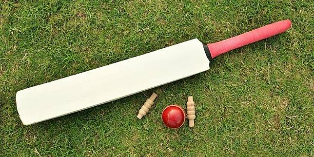 peralatan permainan kriket